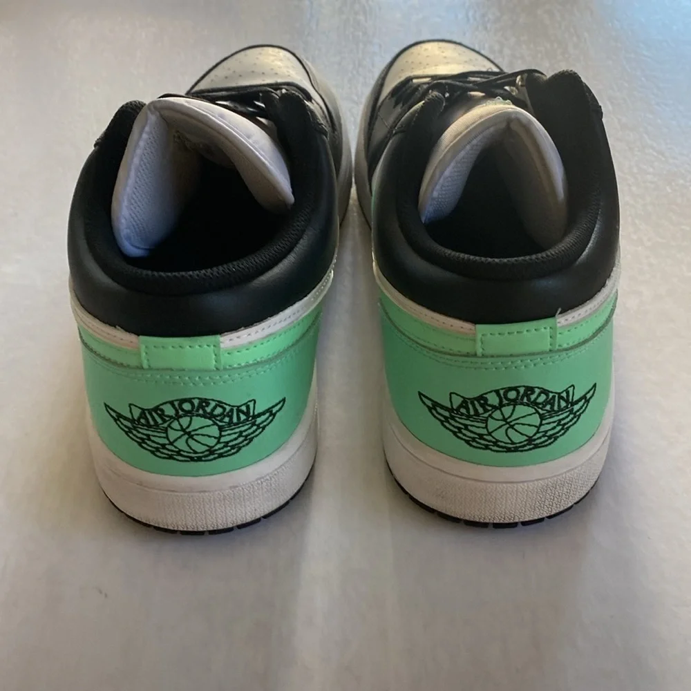 NIKE Air Jordan 1 Low White/Black/Green Glow Sneakers Size 12 Men’s